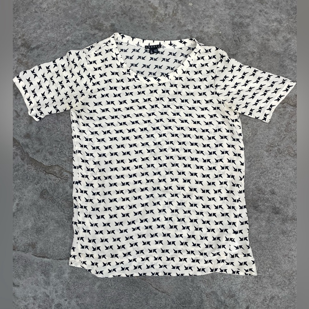 THEORY 100% silk T-shirt white black arrow